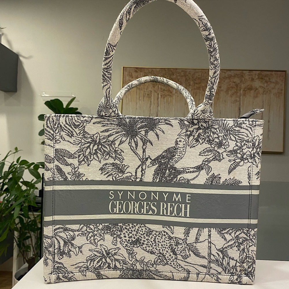 Tote from St Remy de Provence France 🇫🇷 - Picture 2 of 6